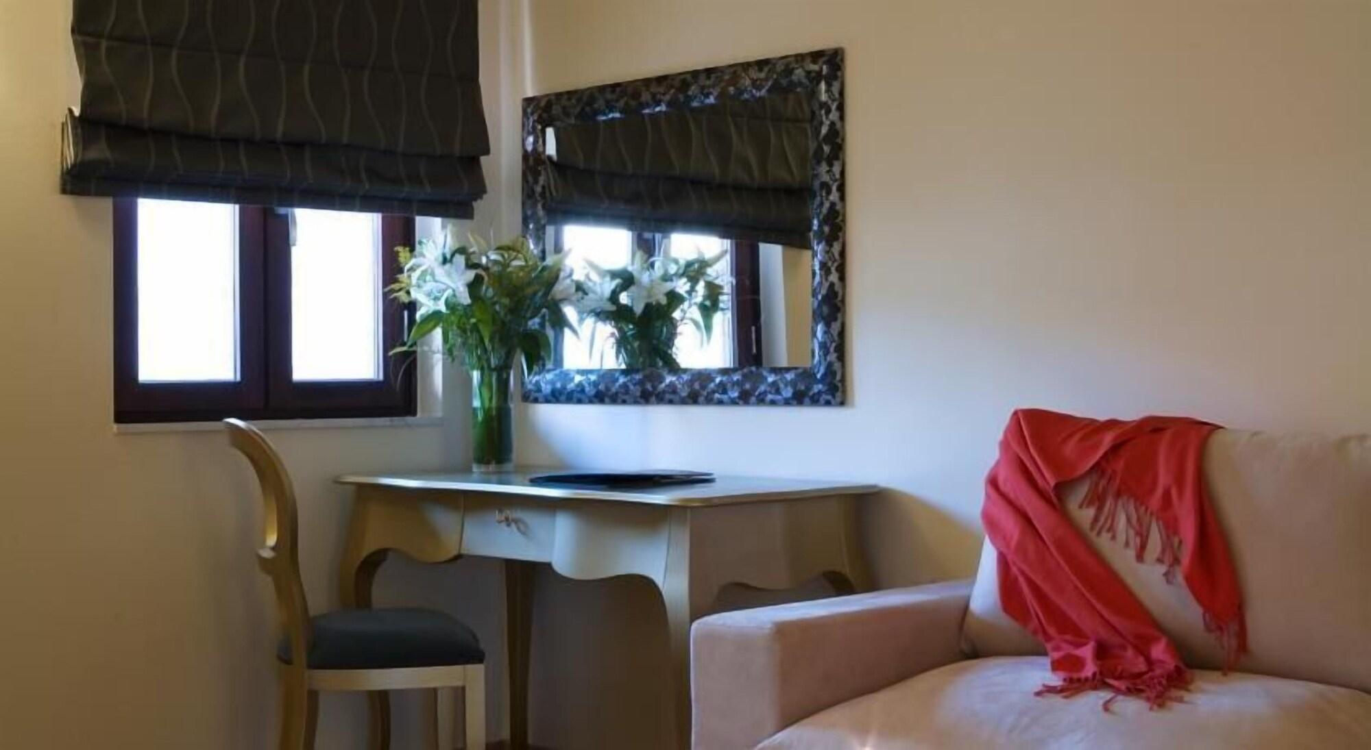 Valis Resort Hotel Volos Luaran gambar A Roman blind