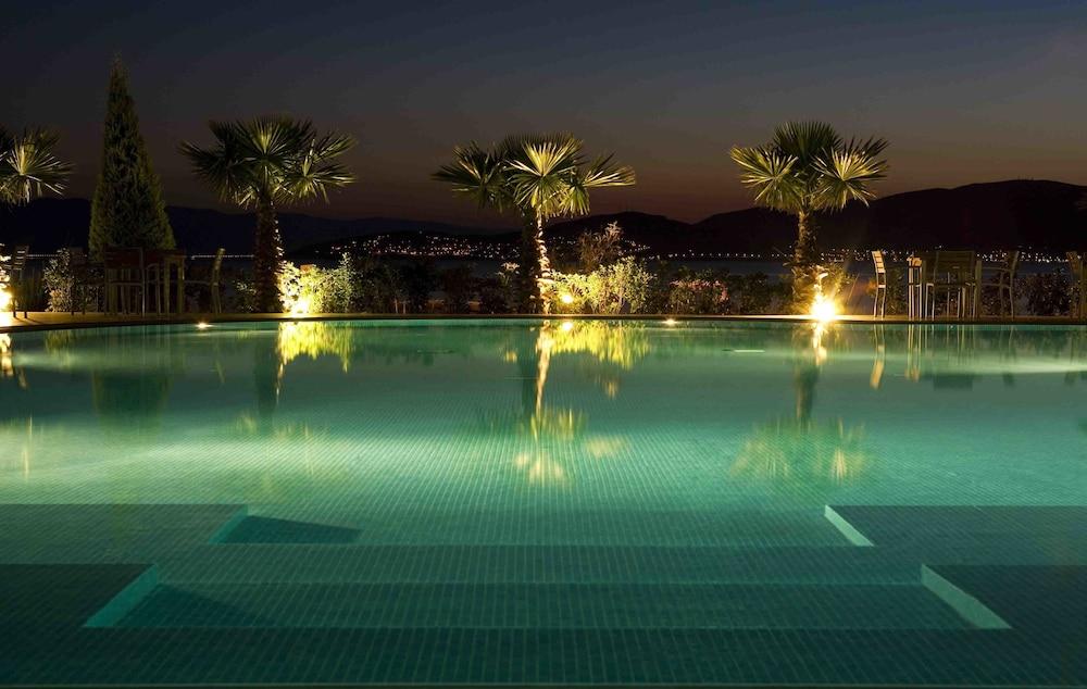 Valis Resort Hotel Volos Luaran gambar The pool at the hotel