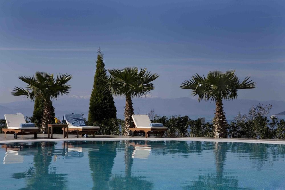 Valis Resort Hotel Volos Luaran gambar The pool at the hotel